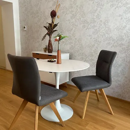 Central Apartment 10