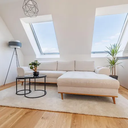 Symphony Apartments 38 - Modern Loft With Terrace And Grill In Central Location