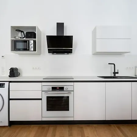 Elegant 1Br Suite, City Close By Hm