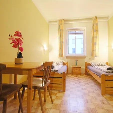 Double Room In Hutteldorfer Strasse Area