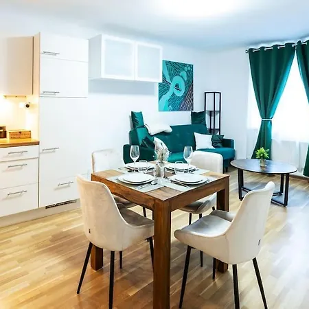 City Apartment Top Location, Quiet And Cozy Ideal To Relax Or Work