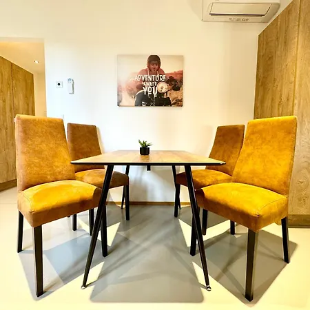 Moebliertes Apartment Mit Terrasse