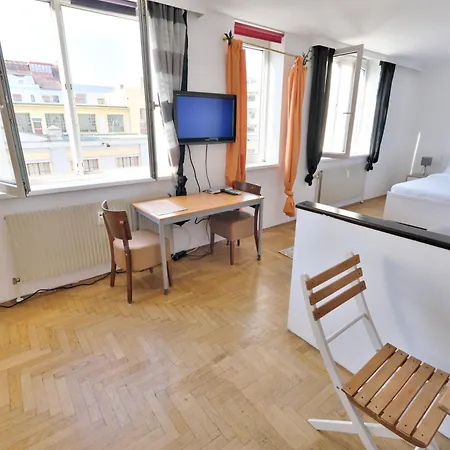 Schoenbrunn Apartment