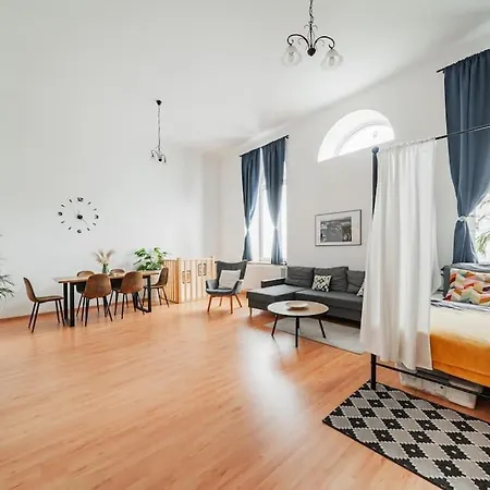117 M² Near Nussdorferstrasse Apartamento
