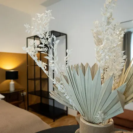 Stylish Modern Studio In Central Location