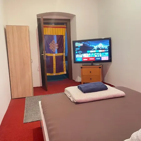 City Apartment And Rooms