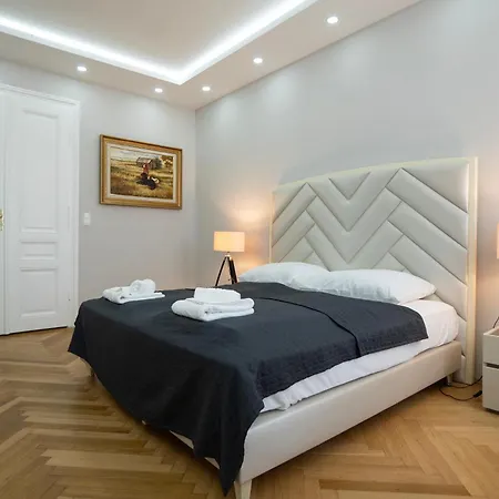 Charming 2-Room Apartment With Balcony, 15 Min To Center