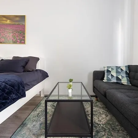 Royal Blue Deluxe Apartment