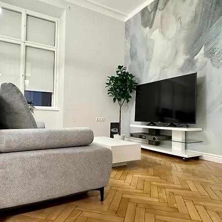 Stylish Apartment - In The Center