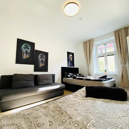 Family Apartment Rp