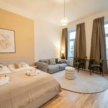 Josef'S Home I Comfort Studio I Metro Access