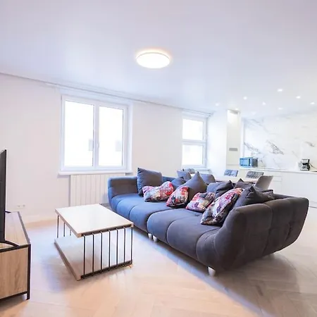 Stylish Two Bedrooms Apt Next Belvedere