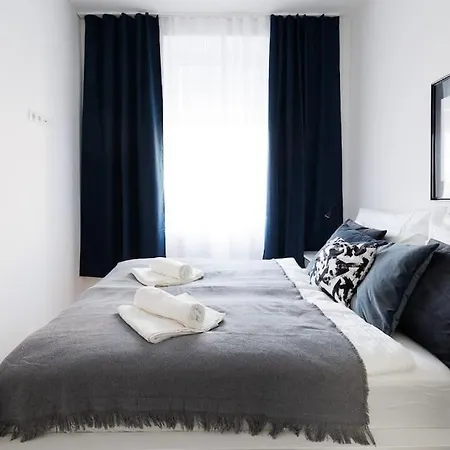 Modern Apartment Near City Center - 2Br, Netflix