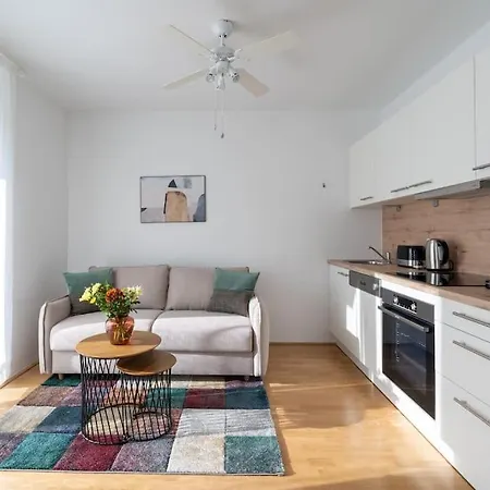 Hm • Sleek 1Br Home With Balcony