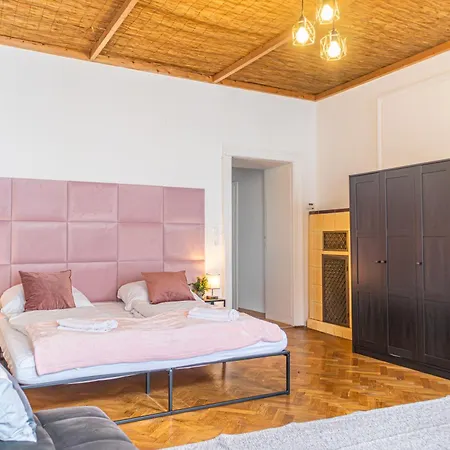 Spacious 3Br Shared Apt. Comfortable And Roomy