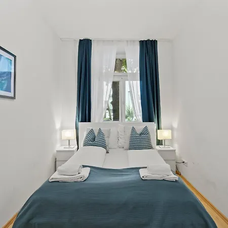 1 Bedroom Garden Apartment Near Schoenbrunn