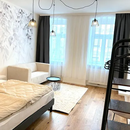 Traumhafte Wohnung Fuer 2, Walk In Dusche, Extra Kueche, Nespresso, Zentral