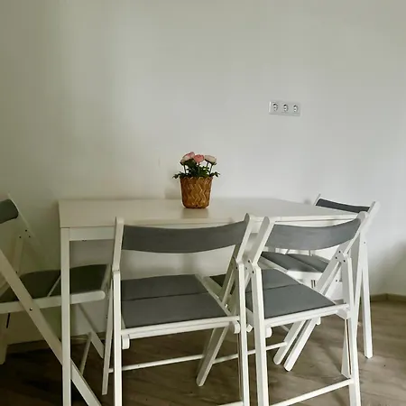 Stylish Schonbrunn Apartments With Free Parking