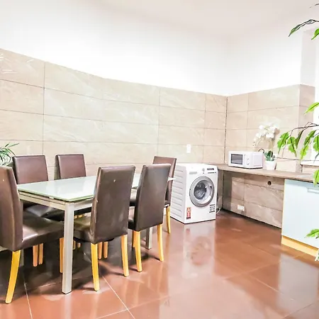 Comfortable Accommodations In The Alterlaa Area Lv6