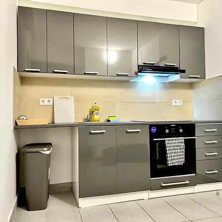 Stylish Schonbrunn Apartments - Free Underground Parking