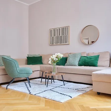 Chic Apartment - Near U3 Metro