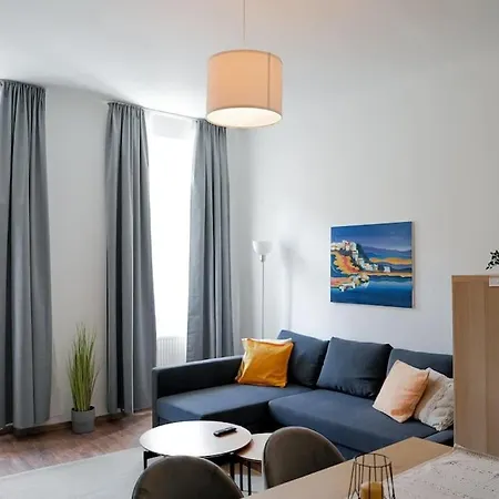 Ruhige Wohnung Naehe U Bahn Free Parking