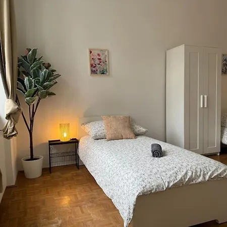 130 M2 Calm & Stylish Apartment