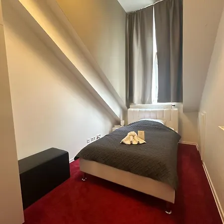Datri Petite Suite 4