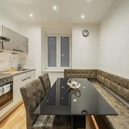 2 Bedroom Classy Apartment Near Belvedere Castle