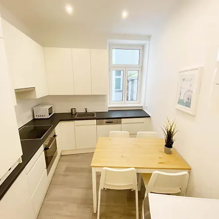 Charming Home 3 Bedroom Apartment