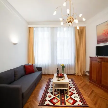 Premium Apartment With Free Parking - 15 Min To Center