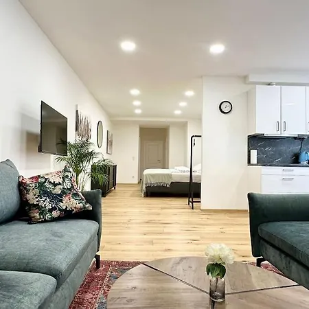 Stylish Central 2 Bedroom Apartment