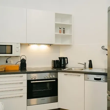 Classy Apt In Josefstadt Perfect For 4-6