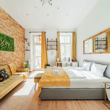 Апартаменти Premium Studio With Free Parking