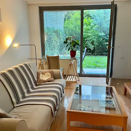 Apartment Mit Logia Und Kleinen Garten In Zentraler Lage 2