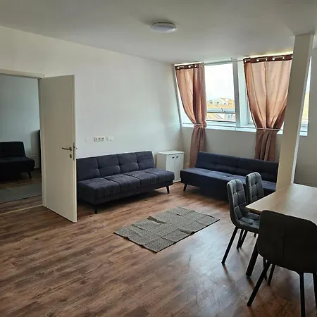 Roof-Top Apartment 25
