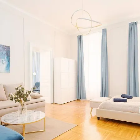 Very Spacious Apartment Close To Akh
