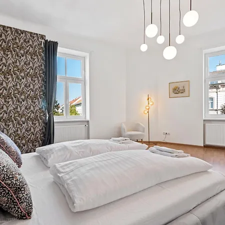 4Ty3 Apartments - Schoenbrunn City Apartment Is Calling