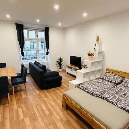 Central Sunny Apartment