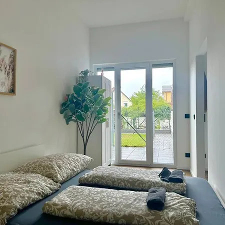 Stylish Modern Apartment With Garden