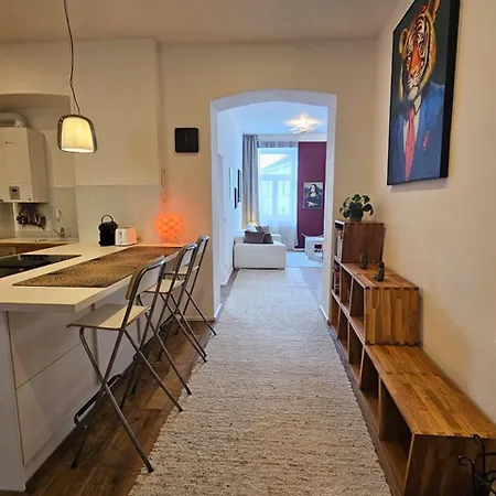 Vienna Palm Apartment