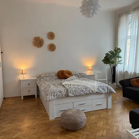 Stilvolles Zentrales Apartment Im Schoensten Bezirk Wiens - Free Parking