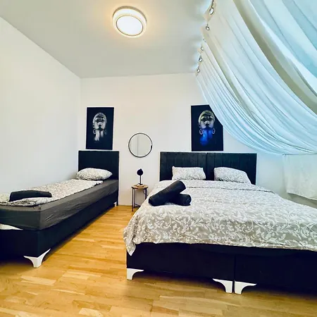 Room In A Shared Apt 6-Min Drive To Schoenbrunn