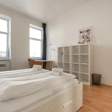 Gruen, Zentral Und Ruhig - Studio In Bester Lage