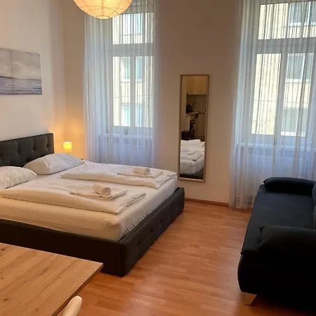 Cozy Two-Bedroom Apartment Near Metro