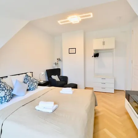 Modern Attic Flat With 2 Bedrooms