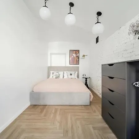 Waltz & Wine Suites