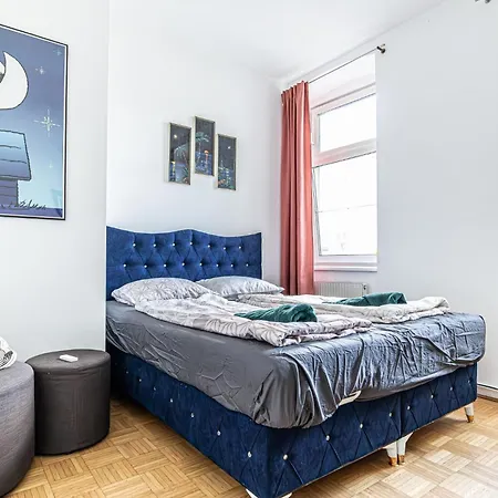 Near Schoenbrunn - Economy Rooms In Shared Apartment At Meidling Train Station