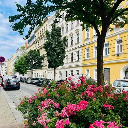 Cozy Apartment In The Heart Of Vienna - Next To Augarten!!