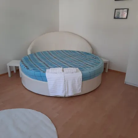 Romantic-1 Bedroom Apartment